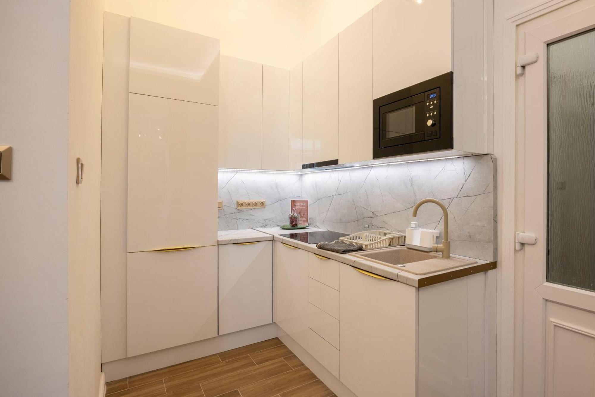 Exclusive Downtown Quentin Residence By Prestige Homes Budapest Luaran gambar