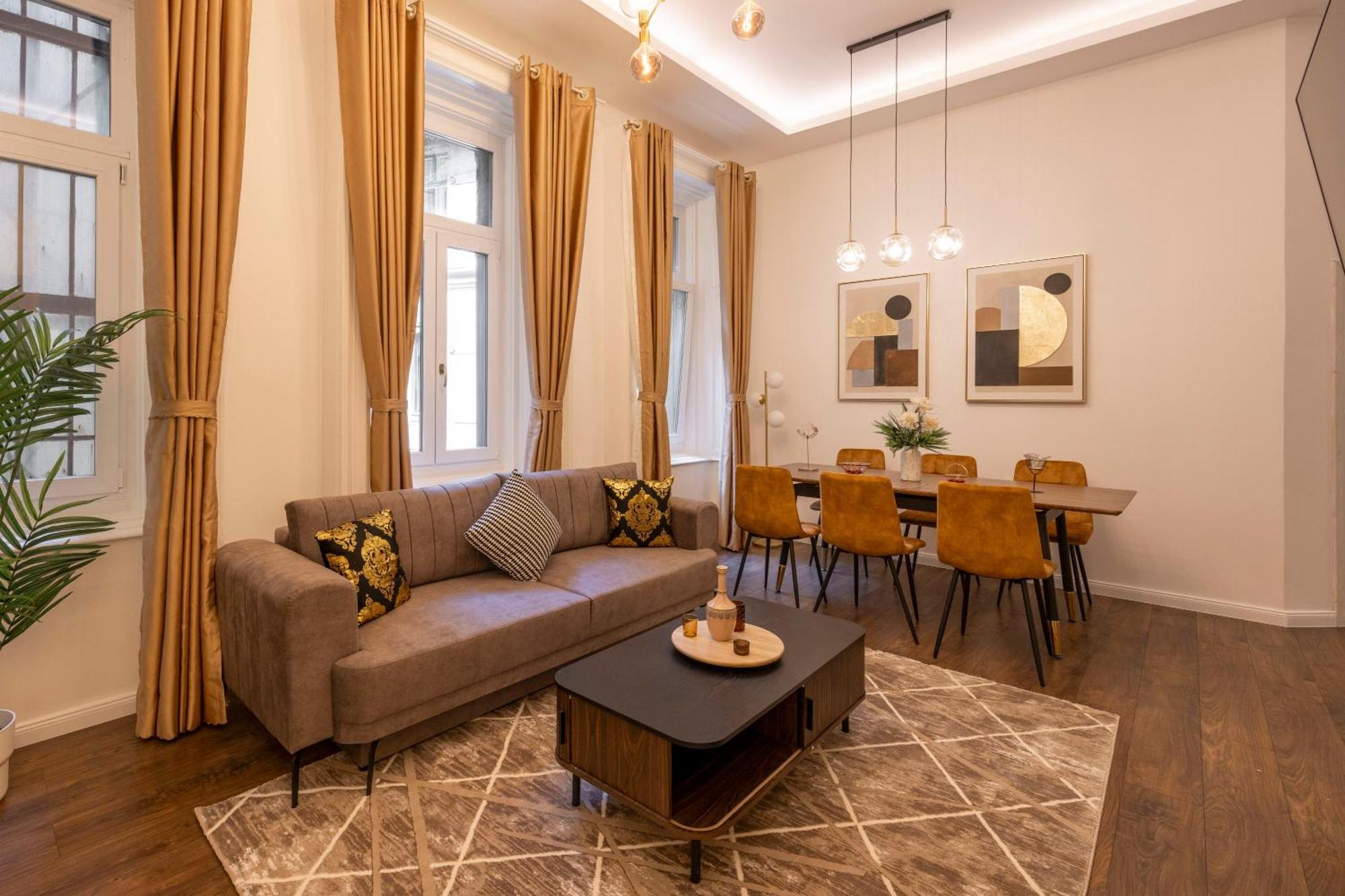 Exclusive Downtown Quentin Residence By Prestige Homes Budapest Luaran gambar