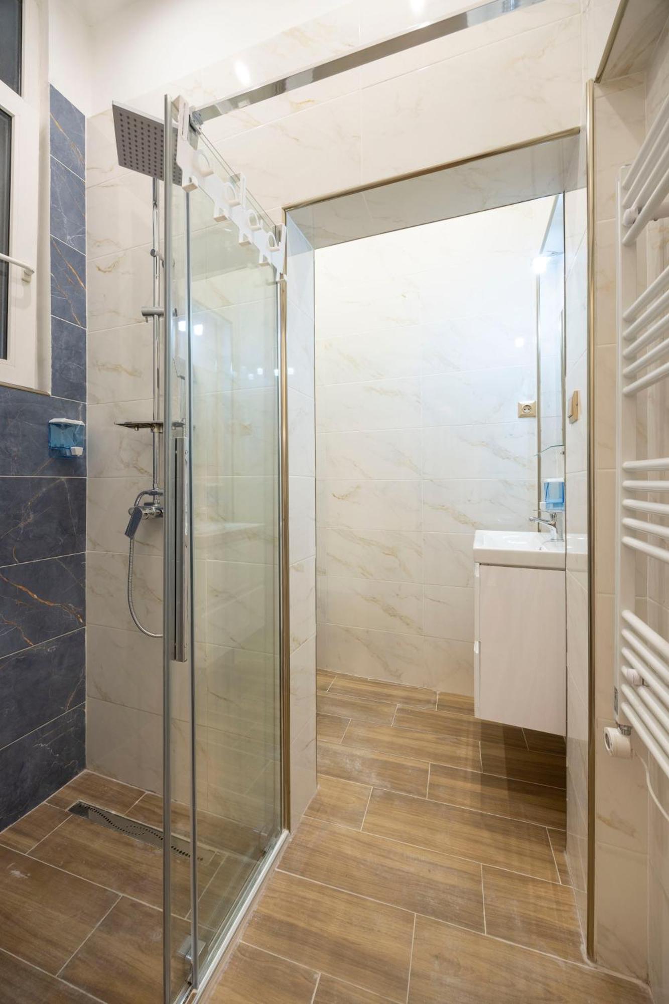 Exclusive Downtown Quentin Residence By Prestige Homes Budapest Luaran gambar