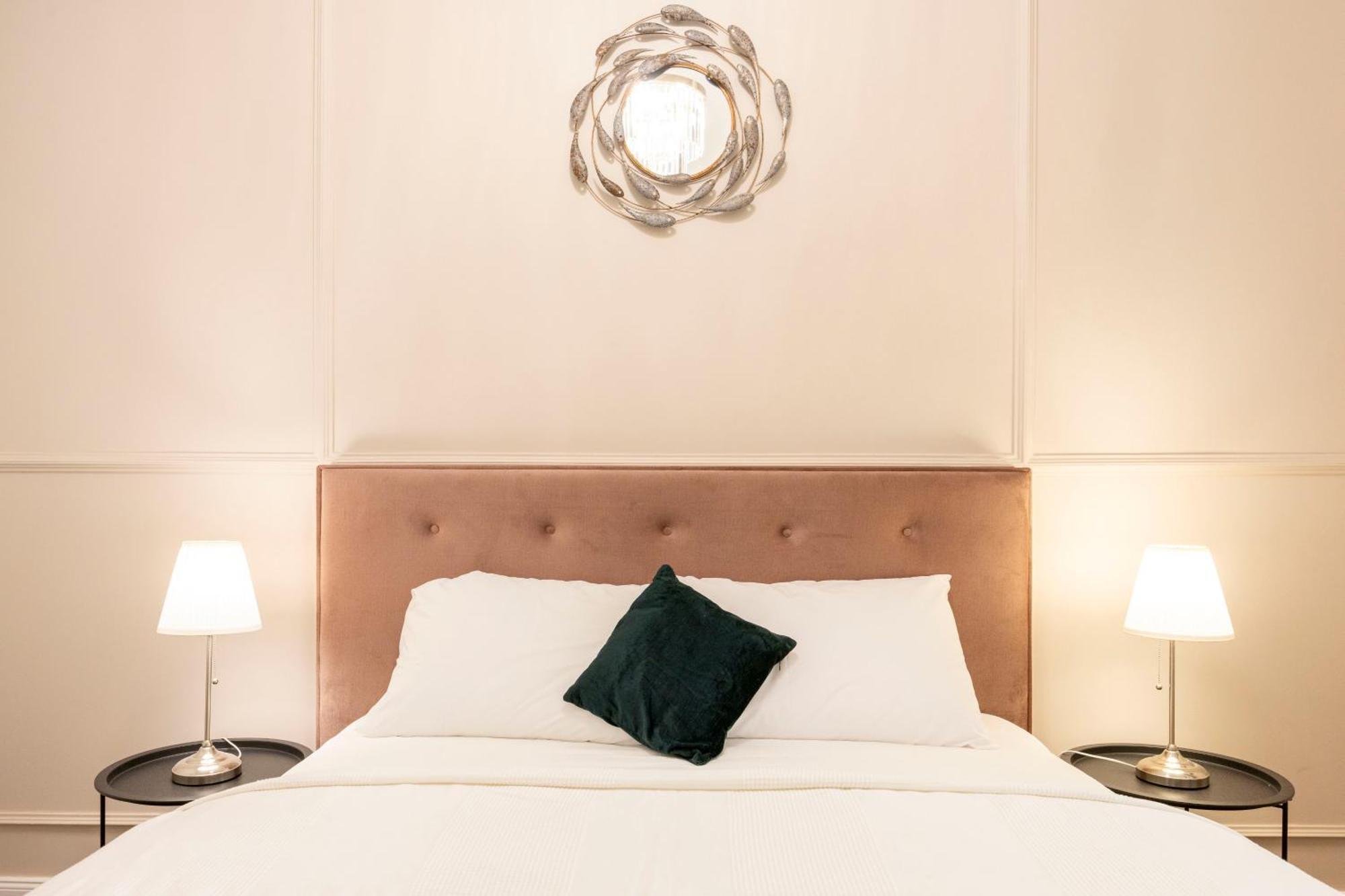 Exclusive Downtown Quentin Residence By Prestige Homes Budapest Luaran gambar