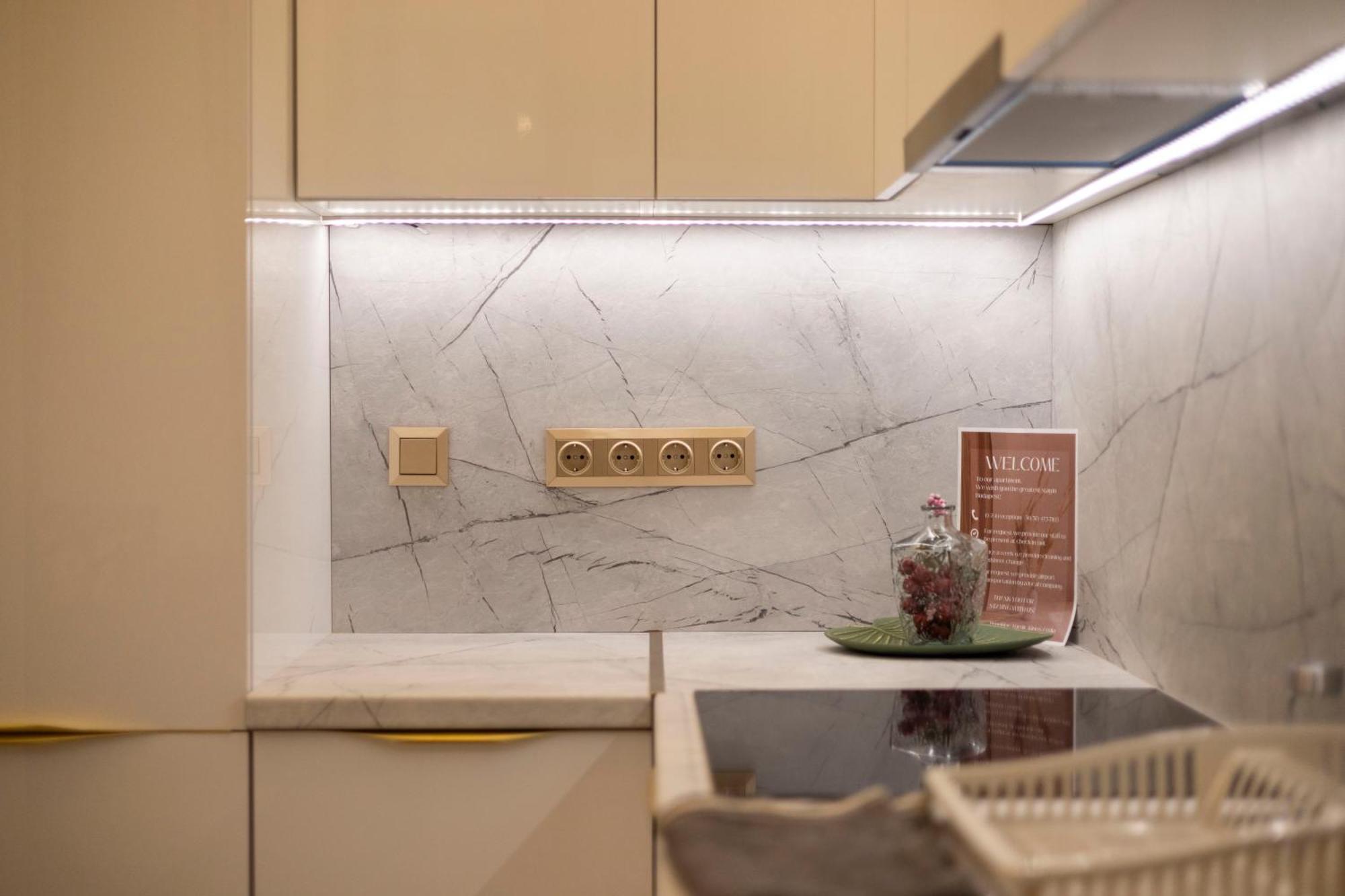 Exclusive Downtown Quentin Residence By Prestige Homes Budapest Luaran gambar